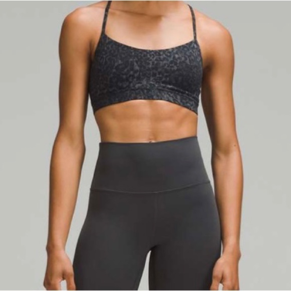 2023-Lululemon Flow Y Bra Nulu *Light
Lined Leopard Anchor Multi size 10